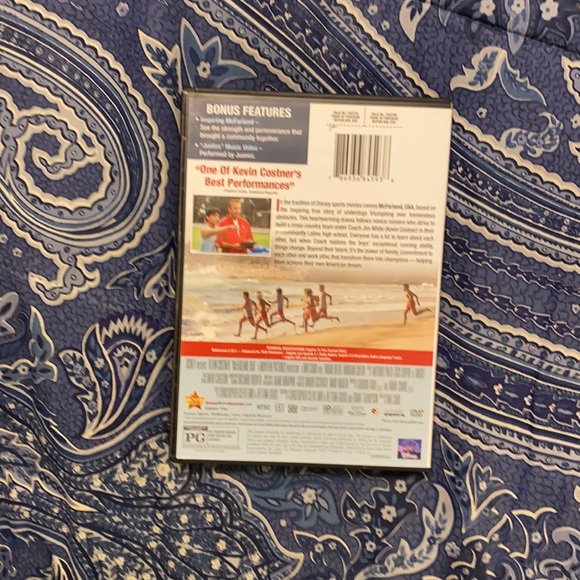 🌿Gently used!Disney’s McFarland USA DVD - Picture 3 of 4